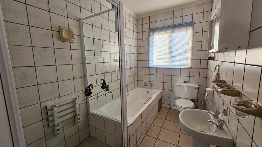 To Let 3 Bedroom Property for Rent in Doorn Free State